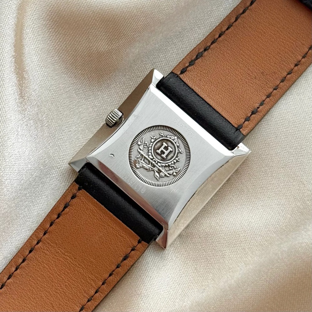 AUTHENTIC VINTAGE HERMÈS HIDDEN DIAL BLACK LEATHER WATCH - Picture 10 of 11